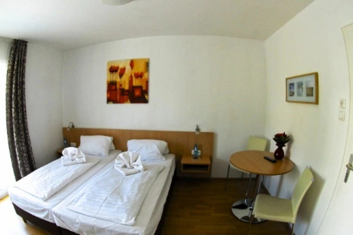 Room 2 of 9