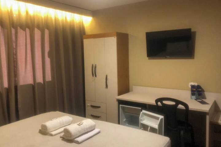 Room 6 of 24