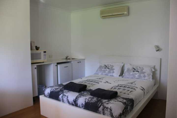 Room 6 of 65