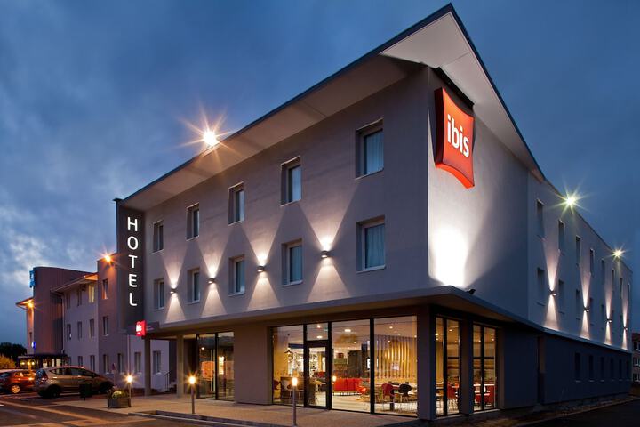 Hotel 27 of 30