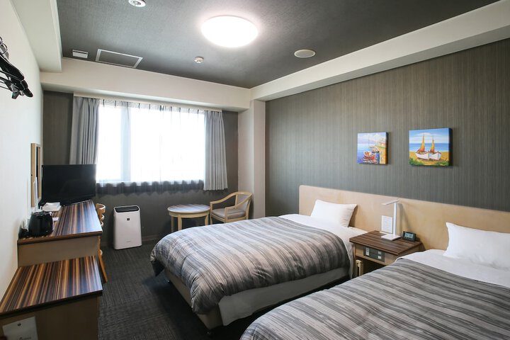 Room 9 of 75