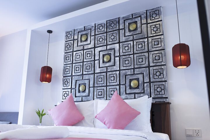 Room 25 of 407