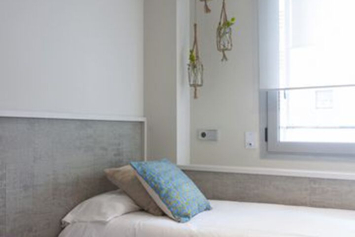 Room 7 of 28