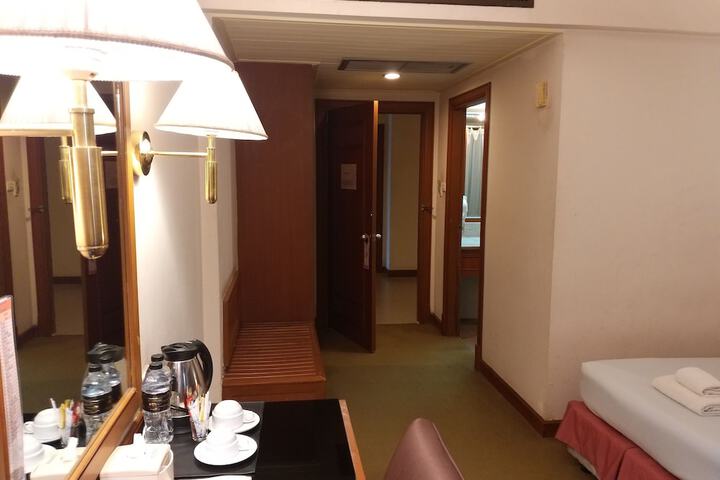 Room 50 of 92