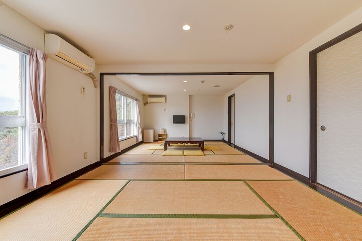 Room 25 of 84