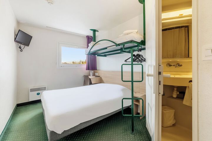 Room 13 of 39