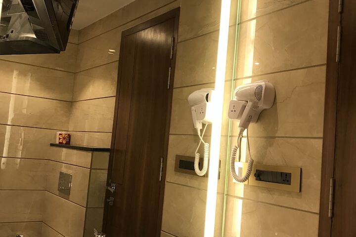 Room 70 of 110