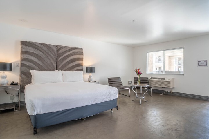 1 King Bed (26 of 44)