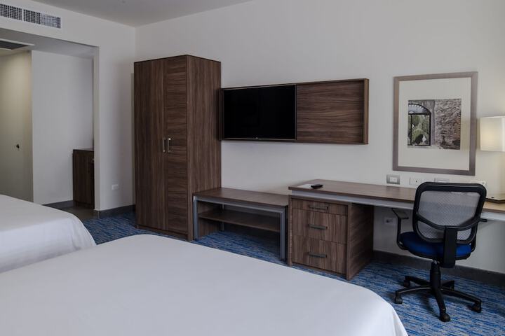Room 17 of 87