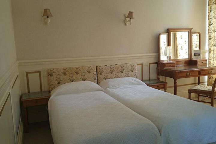Room 20 of 35