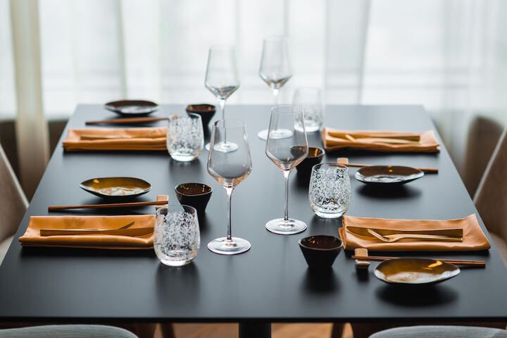 Dining 76 of 100