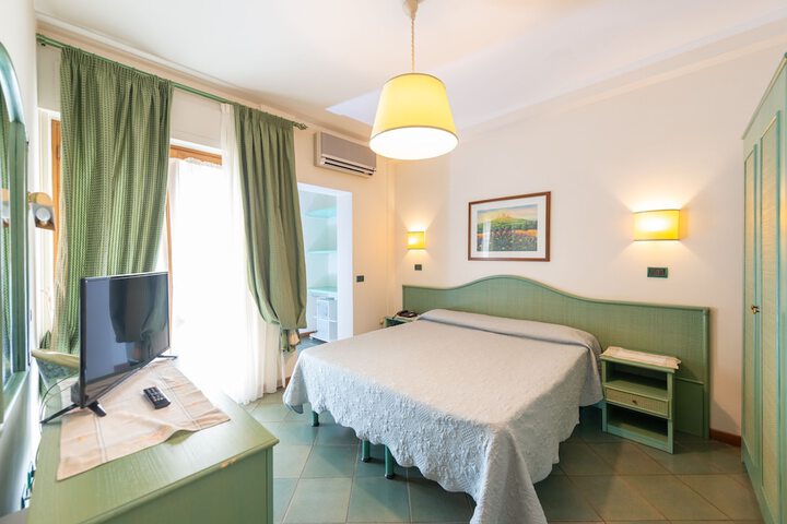 Room 22 of 100