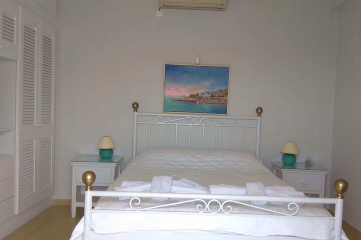 Room 9 of 25