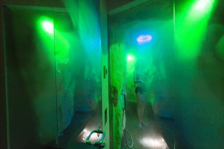 Room 44 of 87