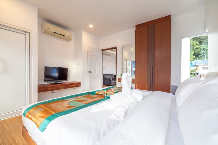 Room 8 of 72