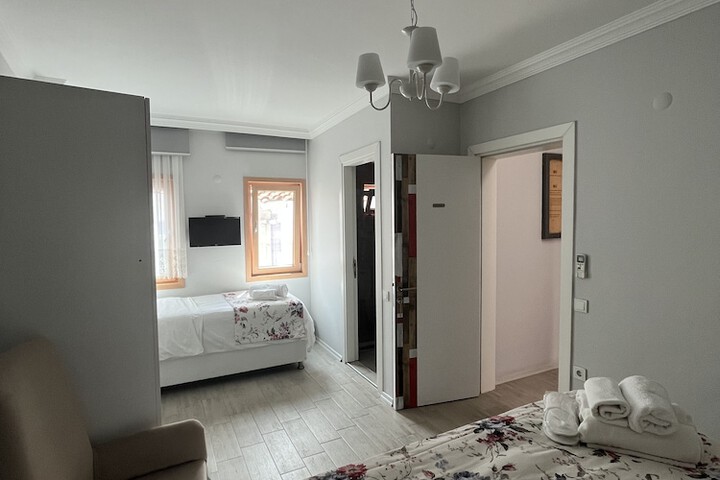 Room 3 of 18