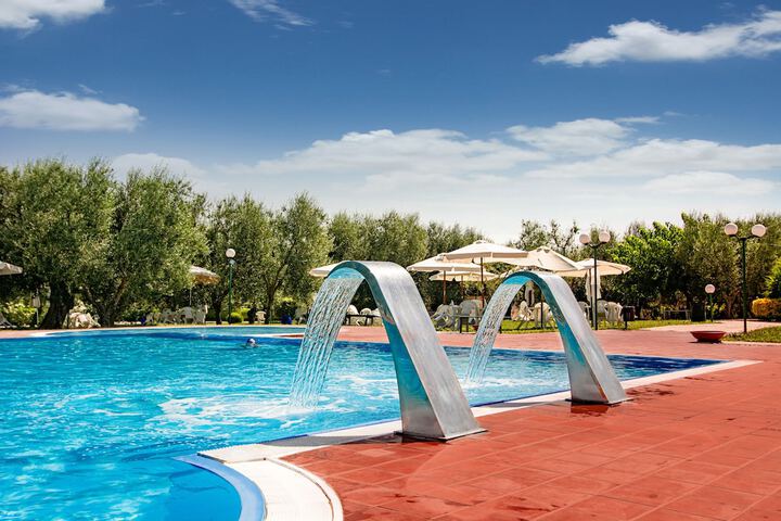 Pool Hotel
