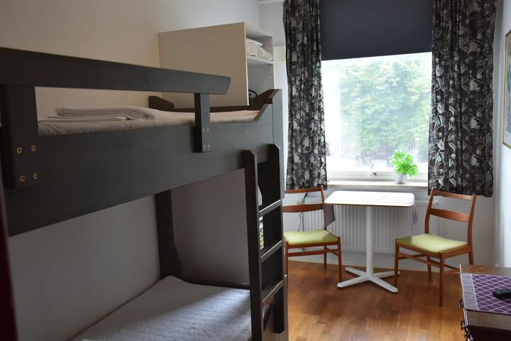 Room 33 of 81