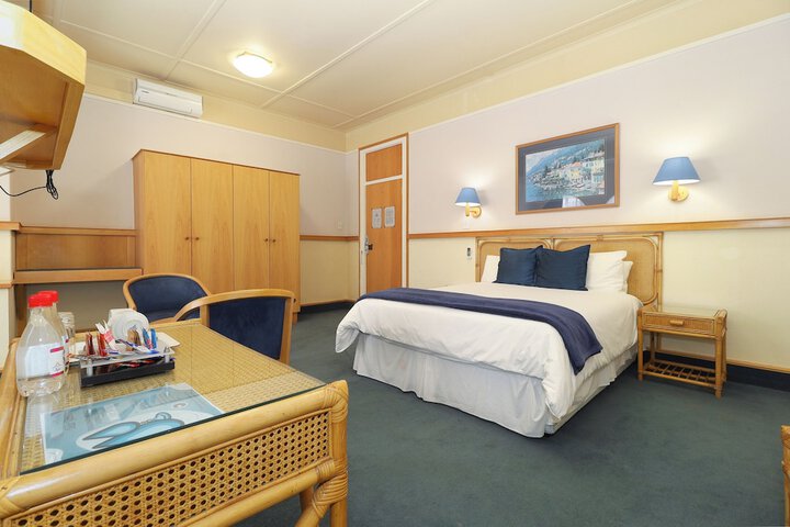 Room 19 of 68