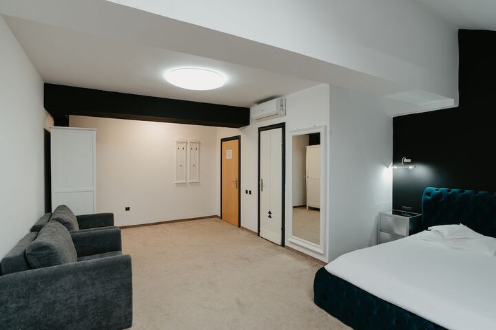 Room 21 of 112
