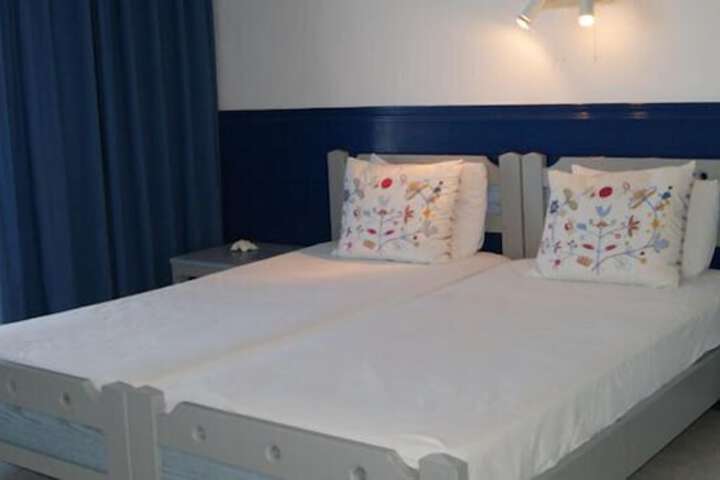Room 3 of 43