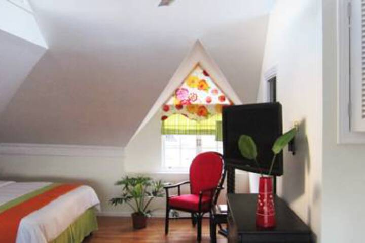 Room 2 of 4