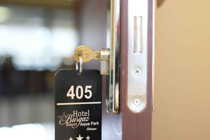 Room 20 of 36