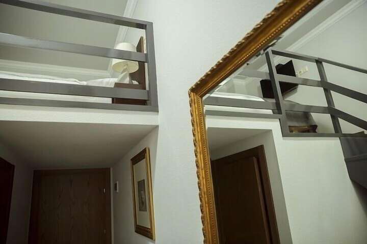 Room 16 of 28