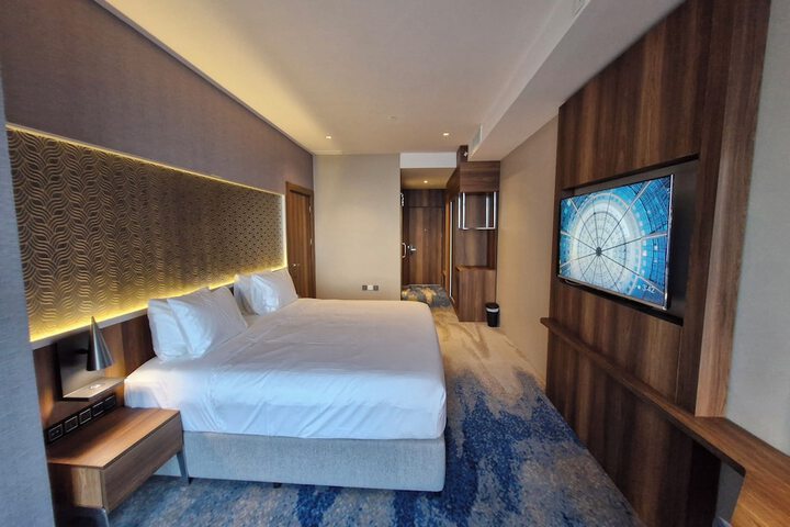 Room 6 of 62