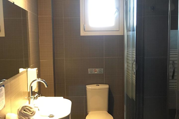 Room 32 of 70