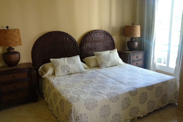 Room 2 of 101