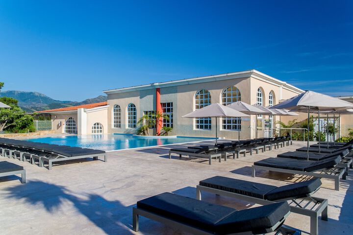 Pool Hotel