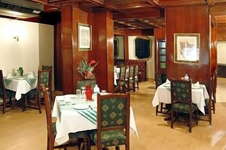 Dining 14 of 16