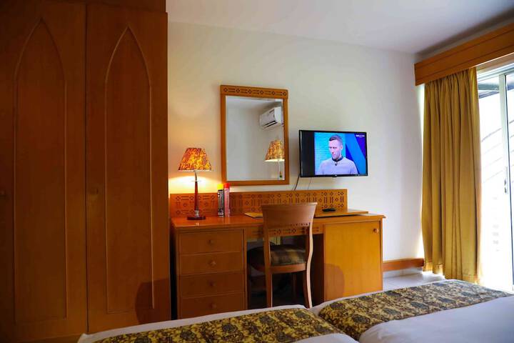 Room 3 of 16
