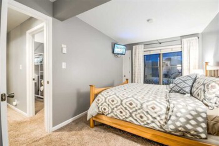 Room 32 of 34