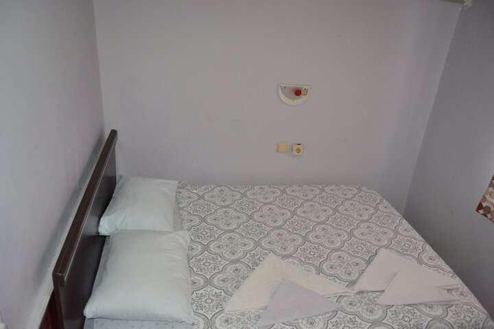 Room 10 of 41