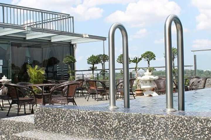 Pool Hotel
