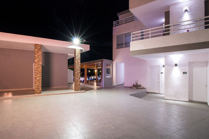 Hotel Exterior 28 of 28
