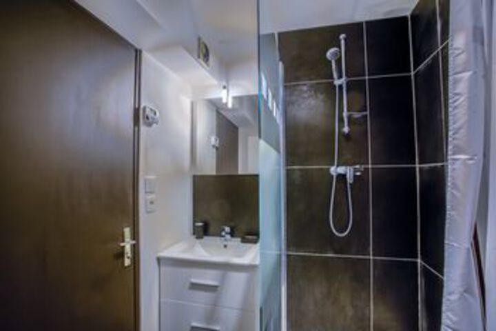 Room 3 of 18