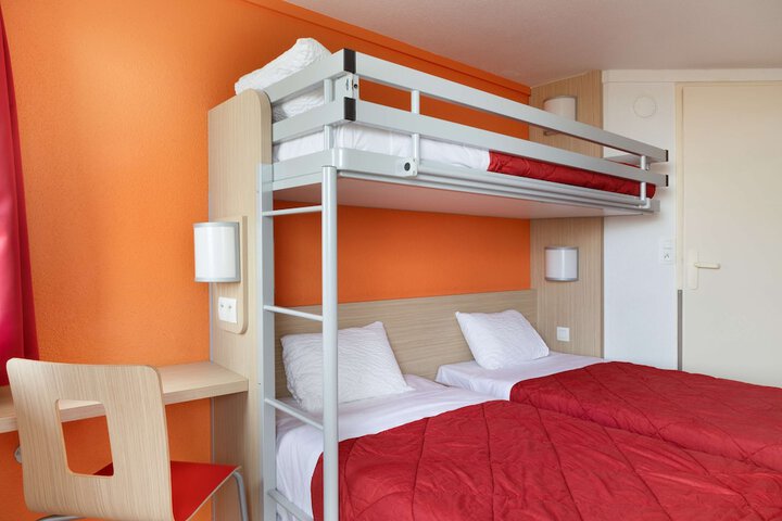 Room 7 of 25