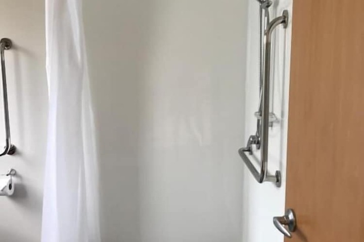 Room 28 of 44