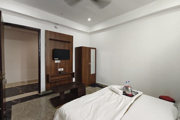 Room 19 of 23