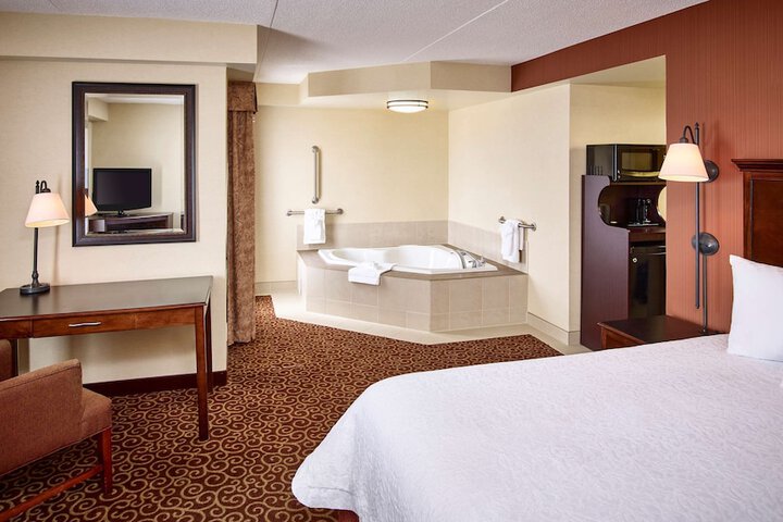 Room 8 of 34