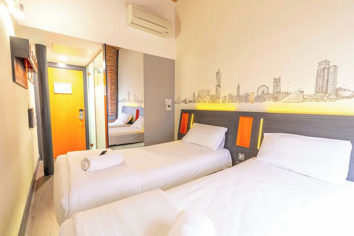 Room 12 of 53