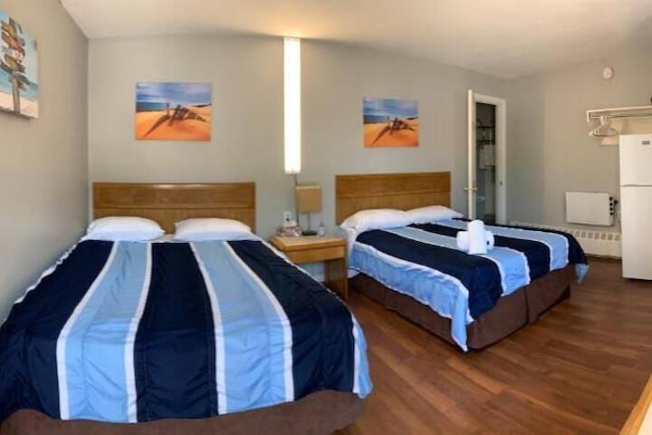 Room 2 of 10