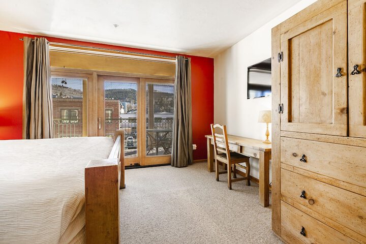 Room 10 of 255