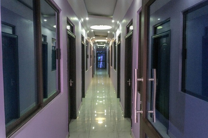 Ballroom/Hall 38 of 51