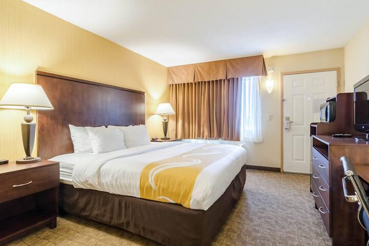 Room 9 of 28