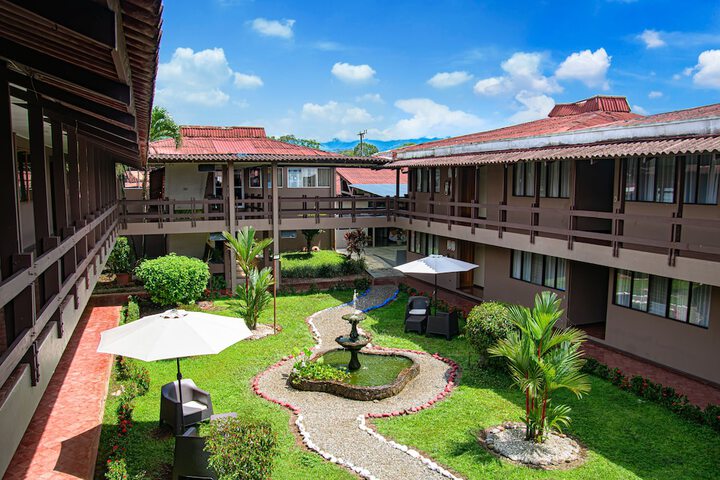 Hotel Exterior 45 of 46