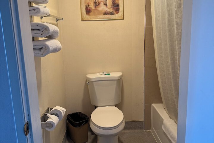 Room 13 of 23